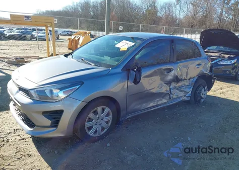 2021 Kia Rio 5-Door S z USA, uszkodzony, nr VIN 3KPA25AD0ME375882